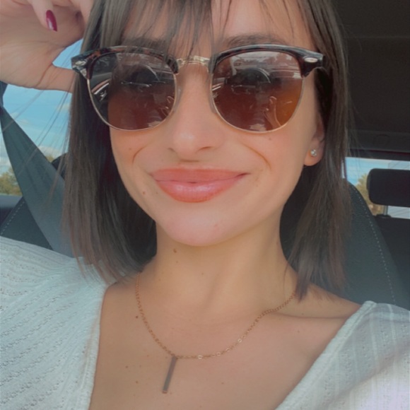 Meet your Posher, Mallory - Picture 2 of 3